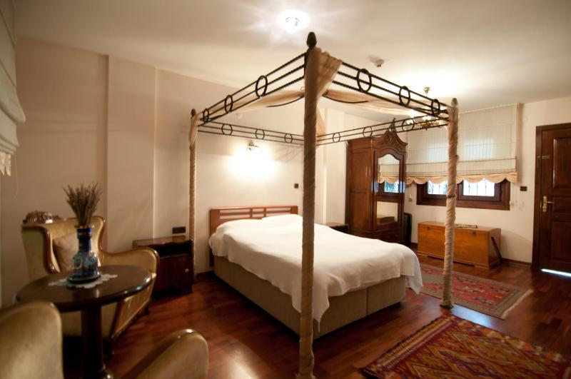 Junior Suite with Balcony image 1