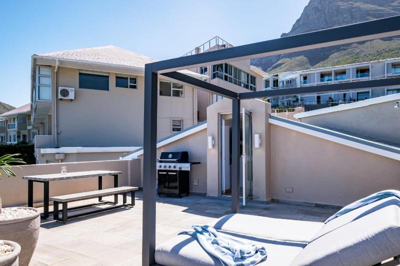 Seaside Escape Apartment Sea La View - image 1