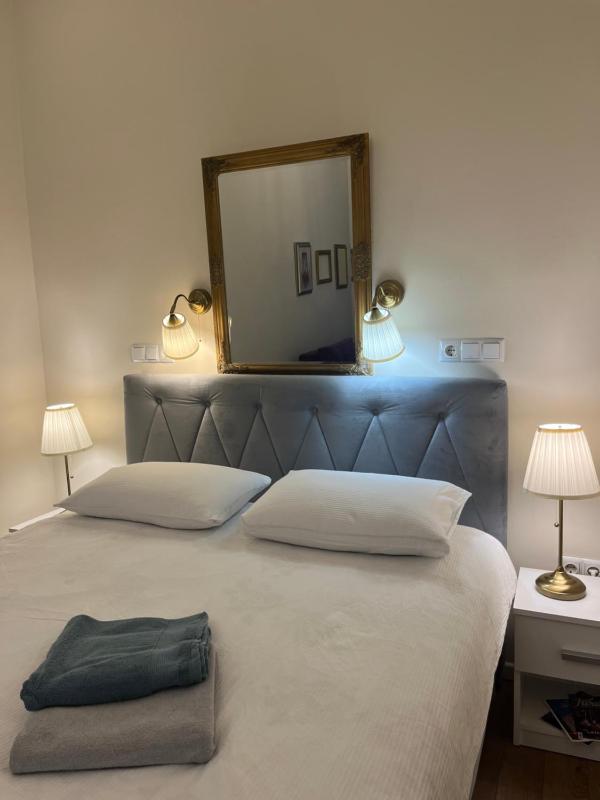 One-Bedroom Apartment image 1