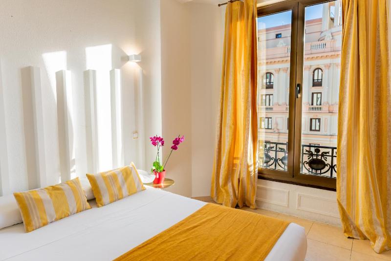 Double Room with Private Bathroom image 1