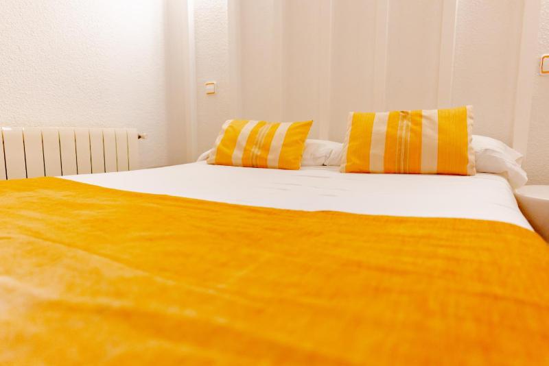 Double Room with Private Bathroom image 4