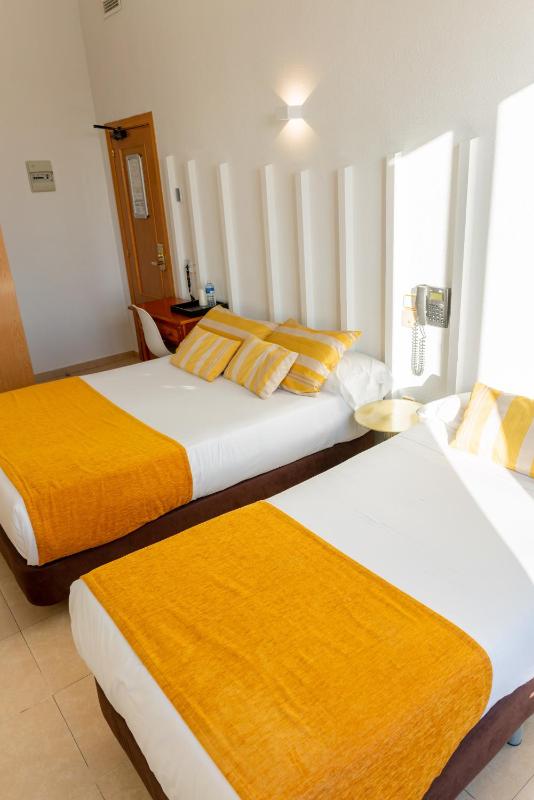 Hostal Josefina-Gran Vía - image 8