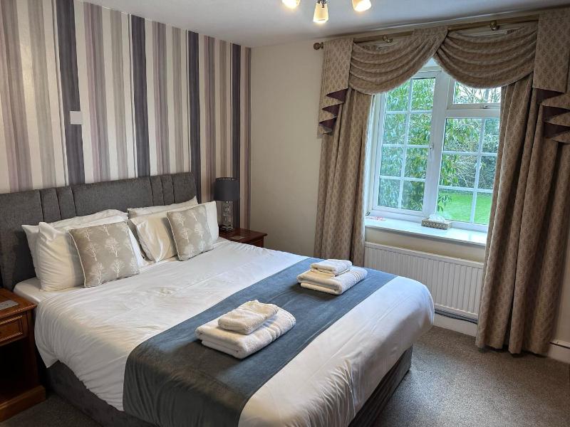 Main Lodge - Double Room with Garden View  image 4