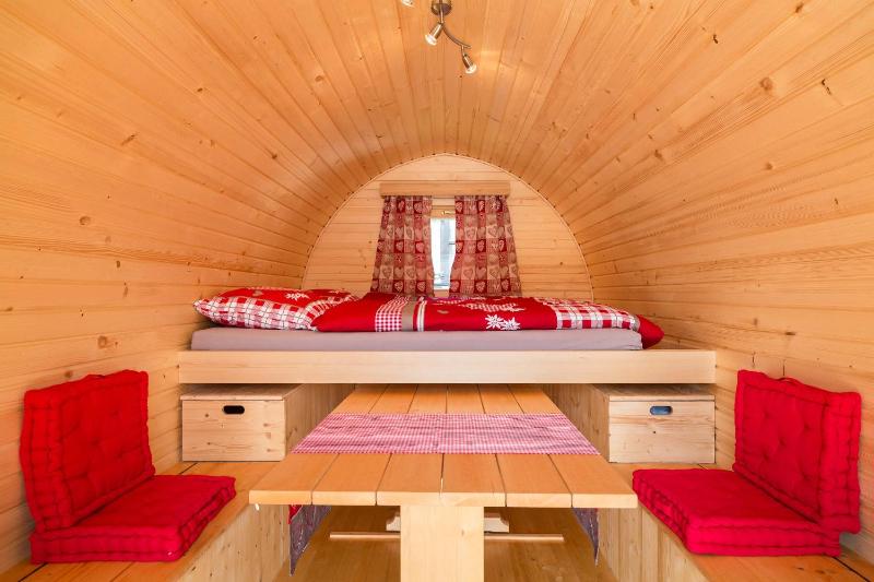 Love Pod with Shared Bathroom image 3