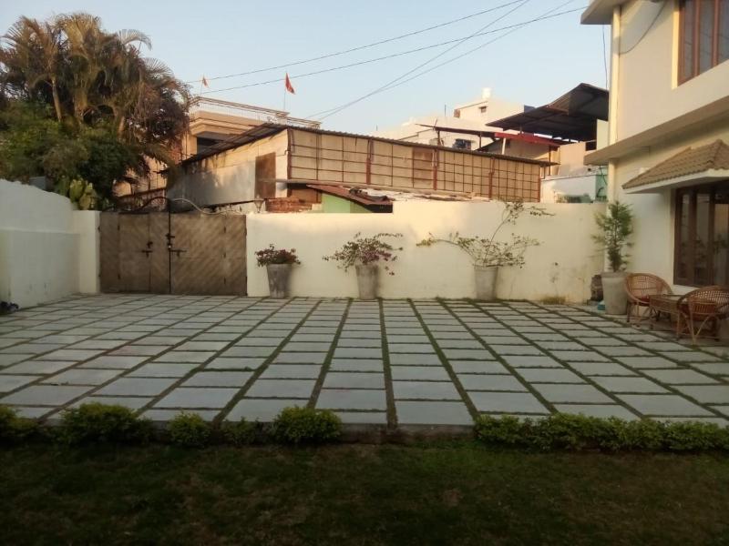 Queen's Courtyard by Devlok Villas - image 9