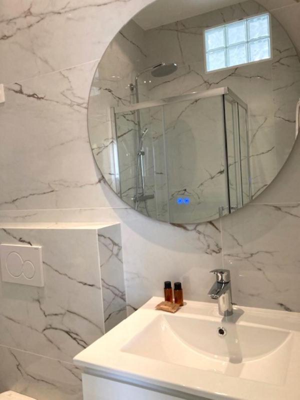 Double or Twin Room with Sea View image 3