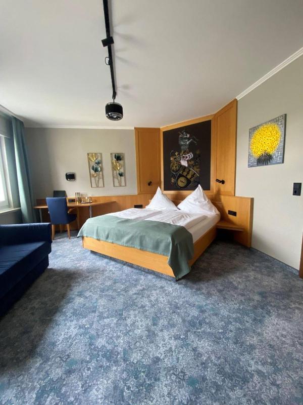 Double Room - Main Building image 4