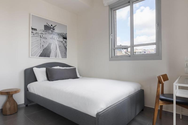 Bauhaus Boutique by TLV2RENT - image 4