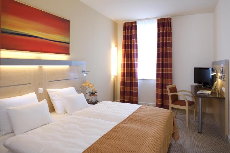 Classic Double Room image 1