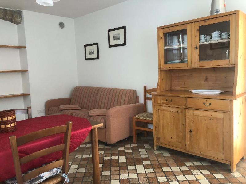 One-Bedroom Apartment image 1