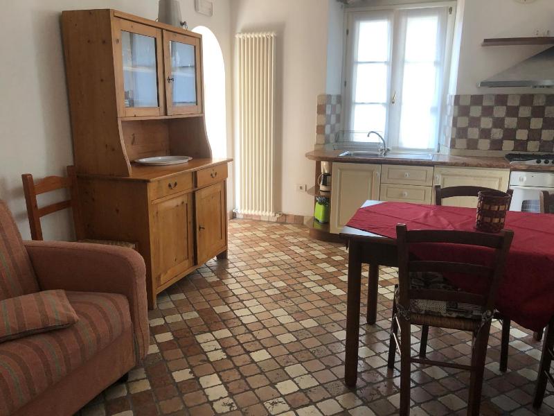 One-Bedroom Apartment image 4