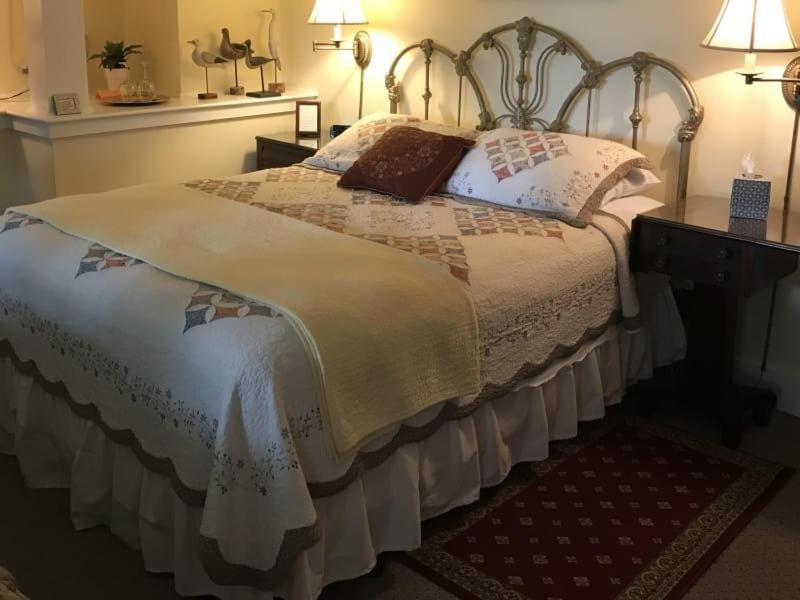 Deluxe Double Room image 1