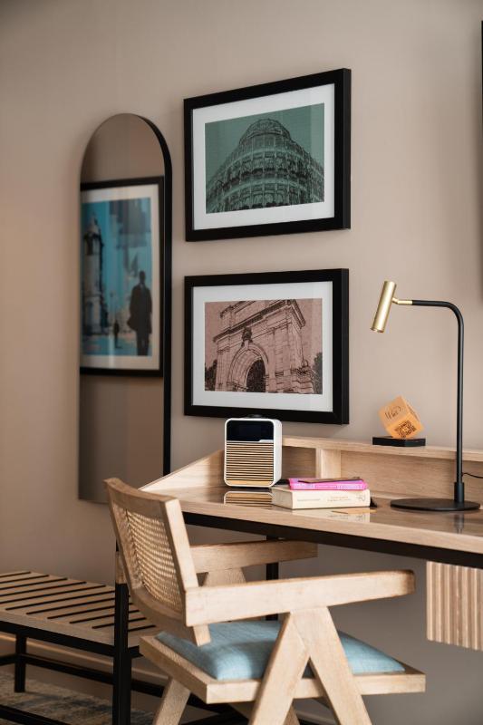 Executive King Room image 3