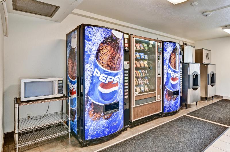 Motel 6 Pittsburgh PA - Crafton - image 5
