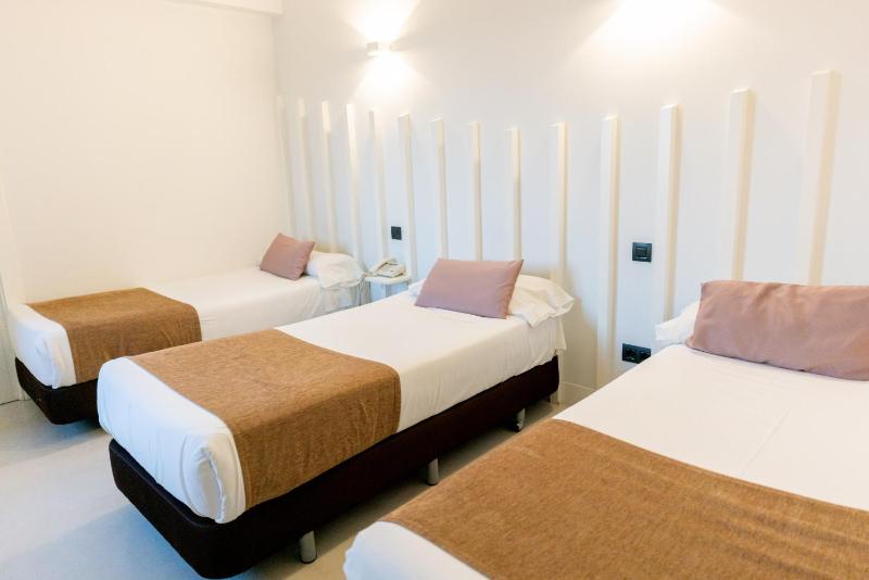 Basic Triple Room image 1