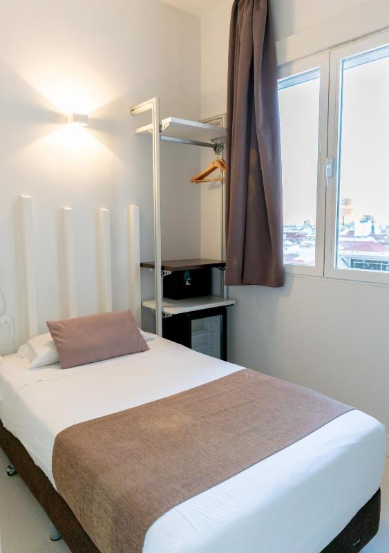 Single Room with Private Bathroom image 1