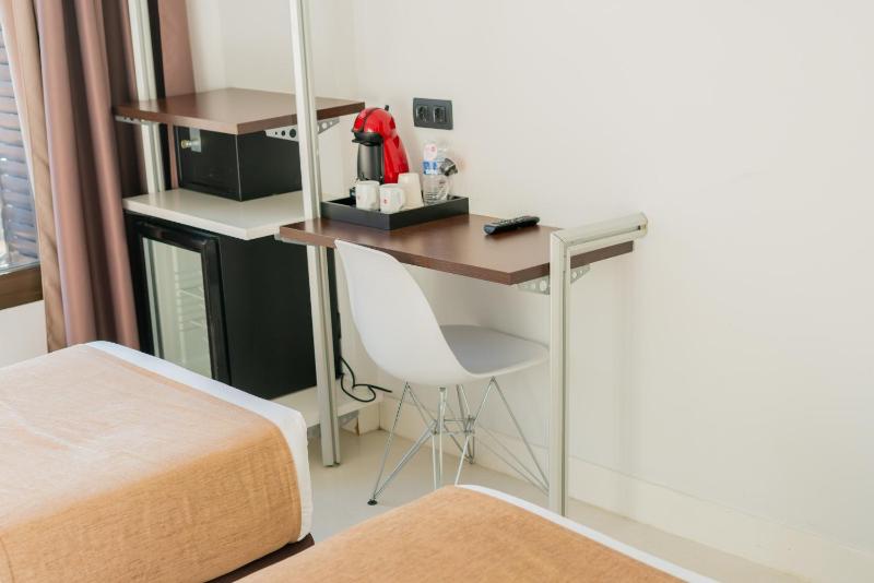 Basic Triple Room image 4