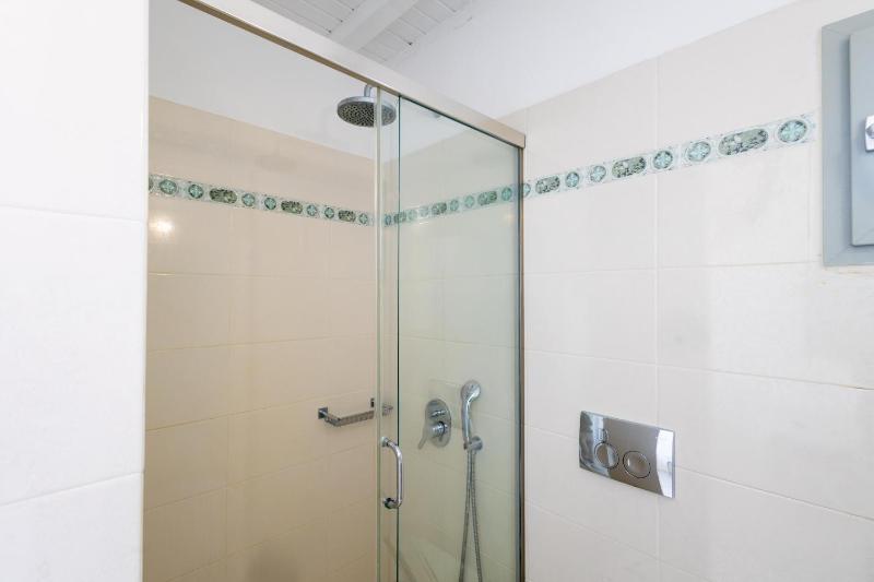 Quadruple Room with Sea View image 2