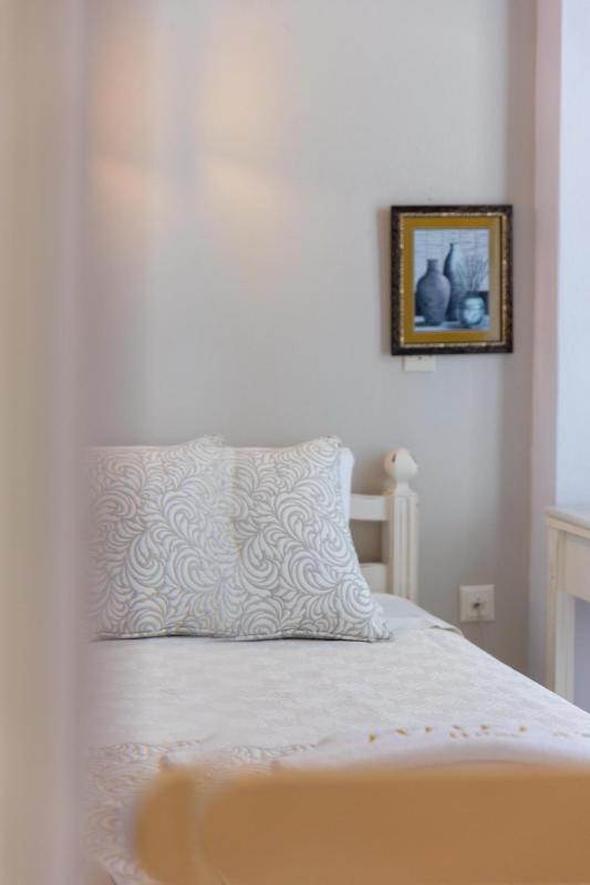 Economy Double or Twin Room image 4