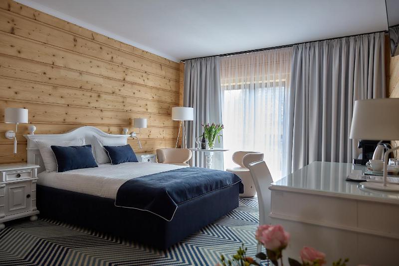 Double Room with Mountain View image 1