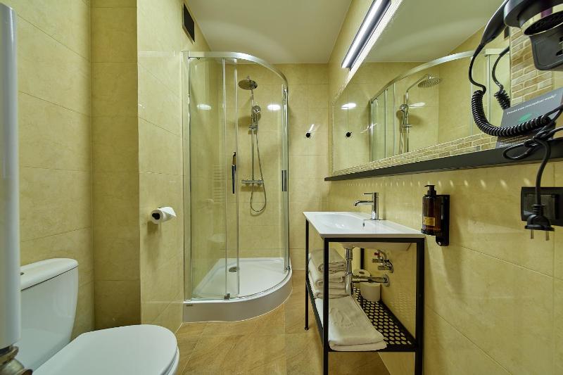 Deluxe Double Room image 4
