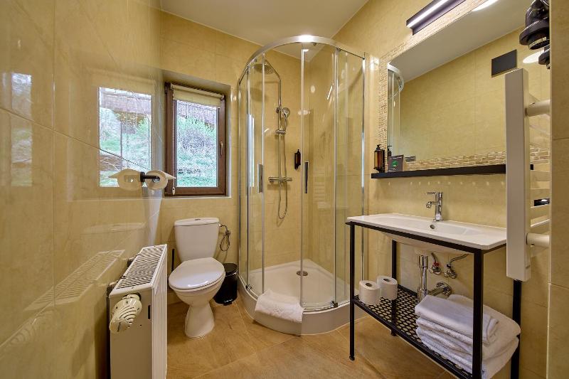 Double Room with Mountain View image 3