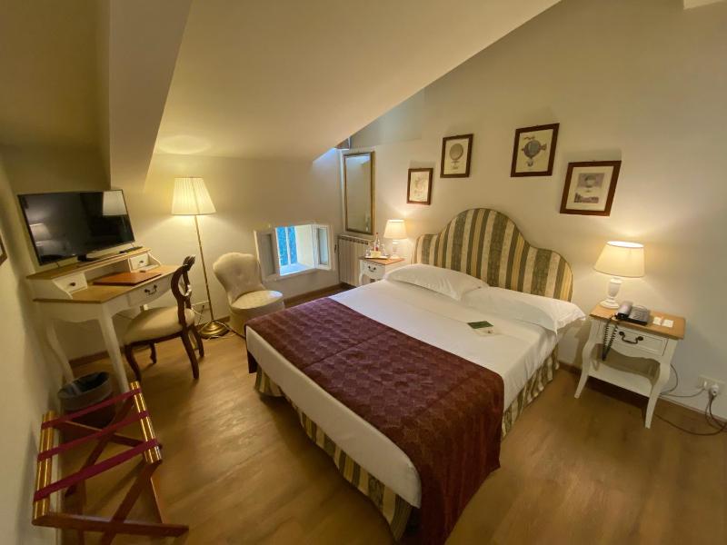 Single Room image 1
