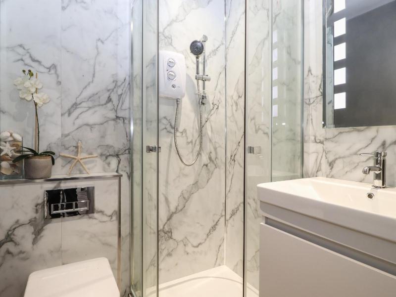Windermere Central - image 7