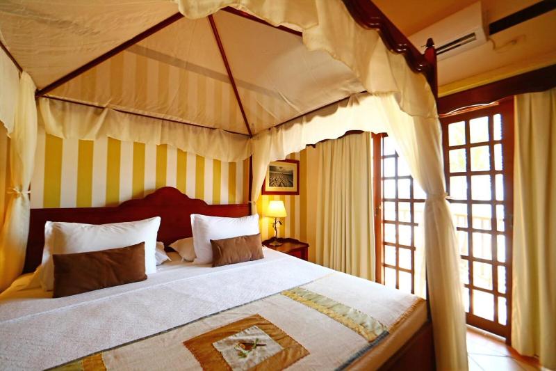 Deluxe Double Room with Side Sea View image 1