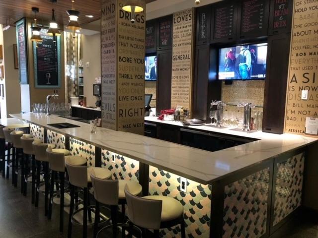 Fairfield Inn & Suites by Marriott Philadelphia Downtown/Center City - image 6