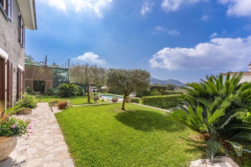 Villa Mimosa Rustic Elegance Views & Pool - image 40