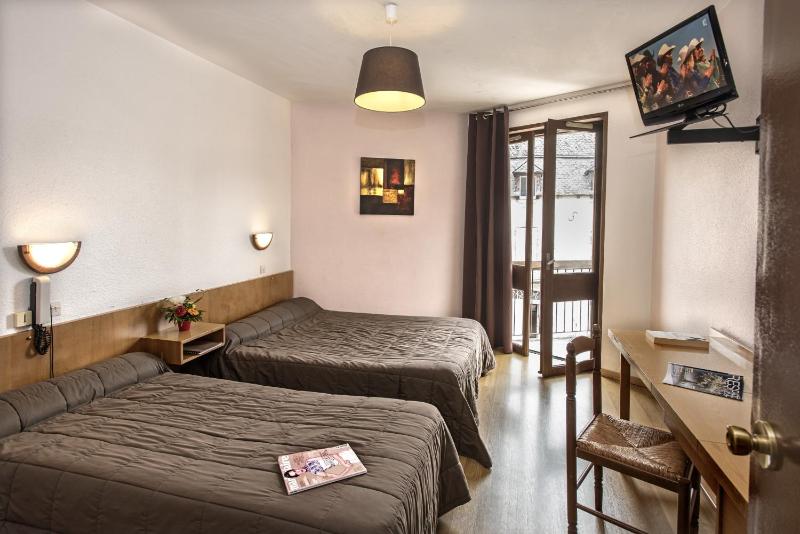 Double Room image 3