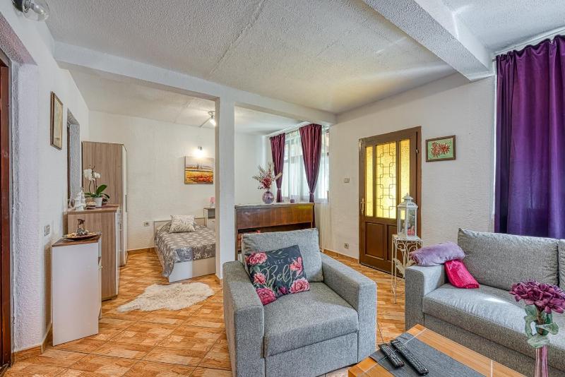 Pleasure Apartment - image 11