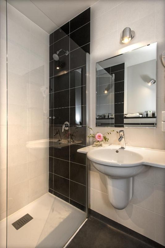 Double Room image 2