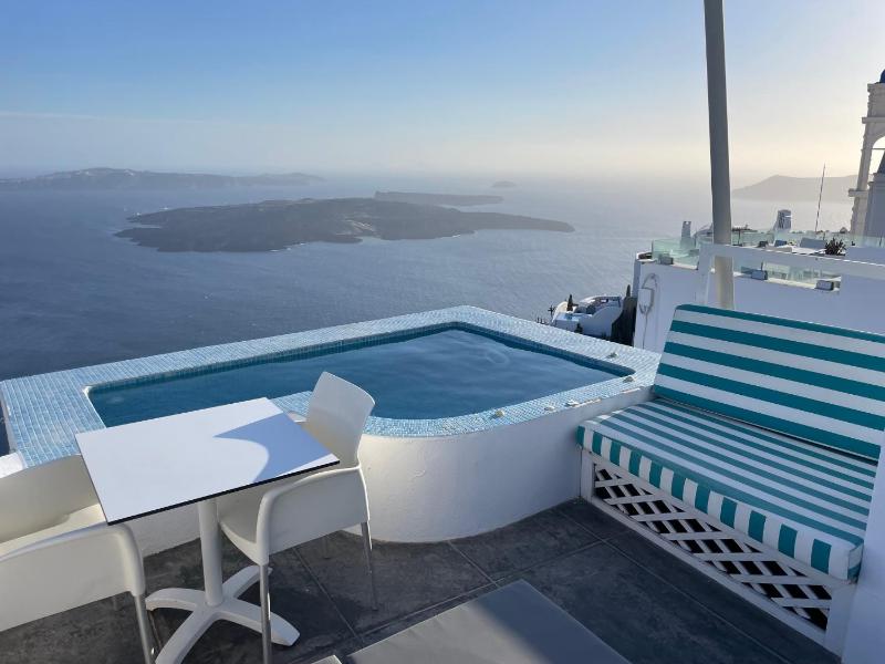 Caldera Mare Suite with Hot Tub image 2