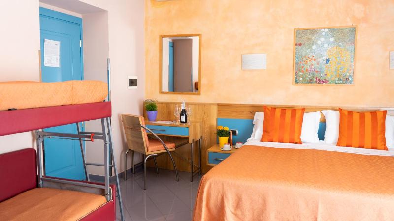 Triple Room image 4