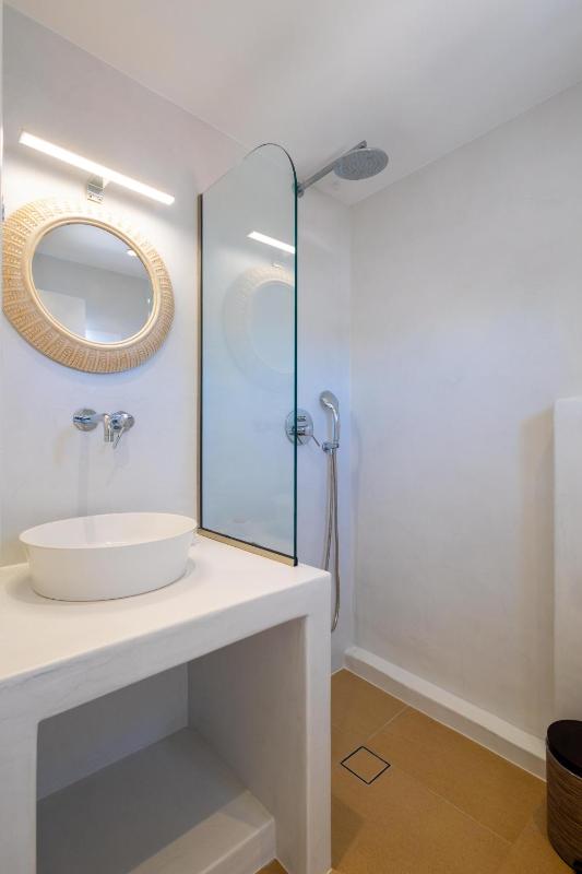 Suite with Sea View image 4