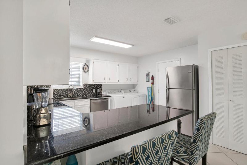 Southern Island Charm - image 24