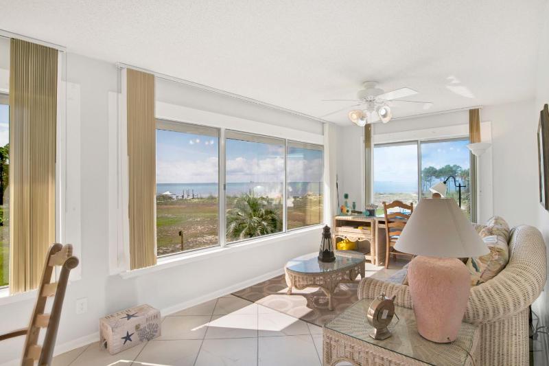 Southern Island Charm - image 30