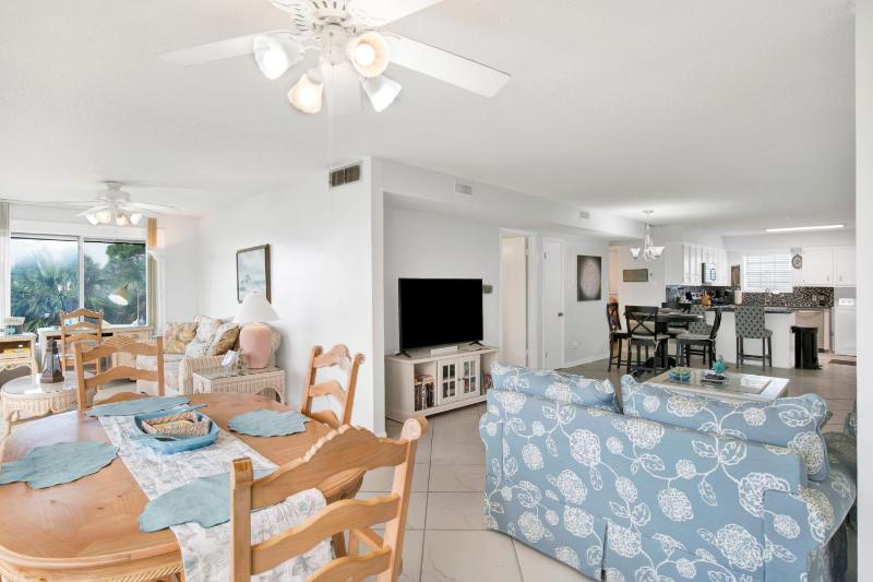 Southern Island Charm - image 26