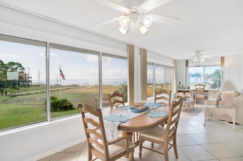 Southern Island Charm - image 18