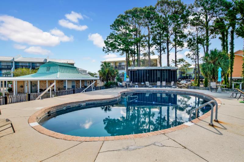 Southern Island Charm - image 19