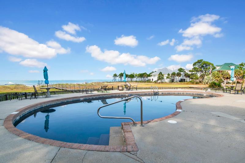 Southern Island Charm - image 9