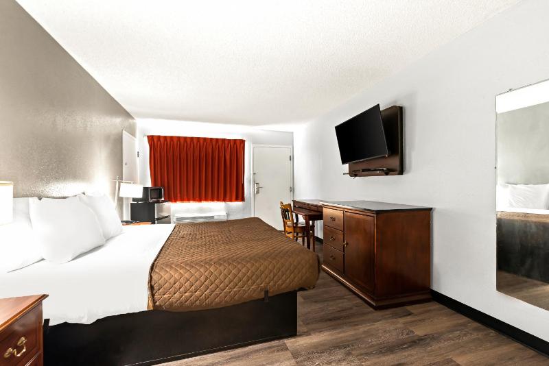 King Room - Non-Smoking image 2