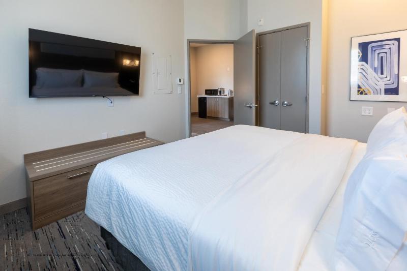 One-Bedroom Queen Suite -Non-Smoking image 4