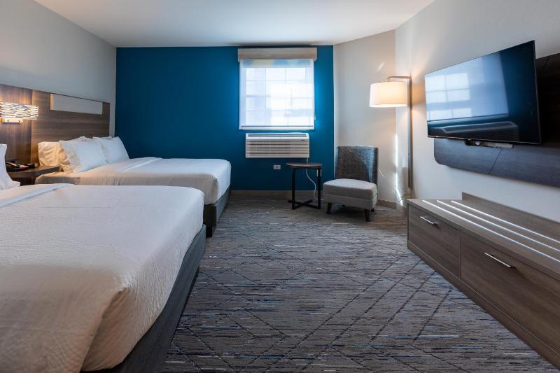 Standard Room with Two Queen Beds image 3
