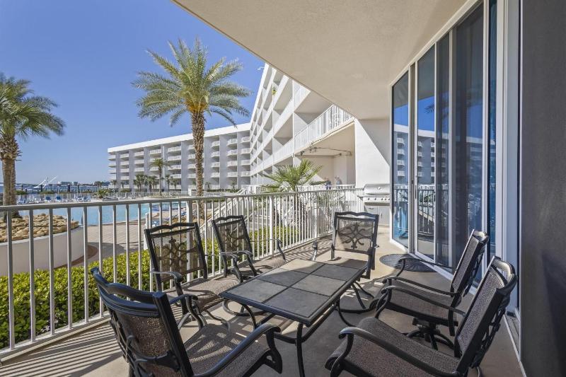 The Moorings 103 - image 7