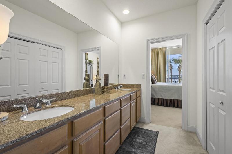 The Moorings 103 - image 13