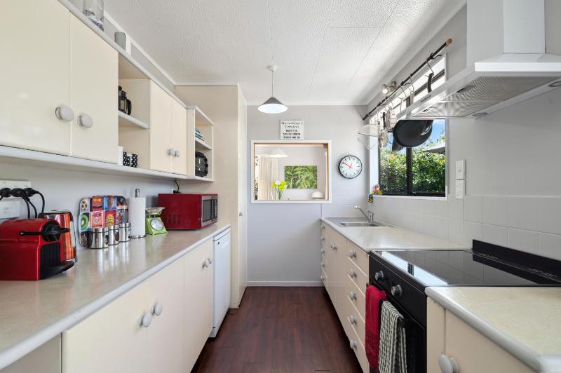 Cute on Kew - Taupo Holiday Home - image 17