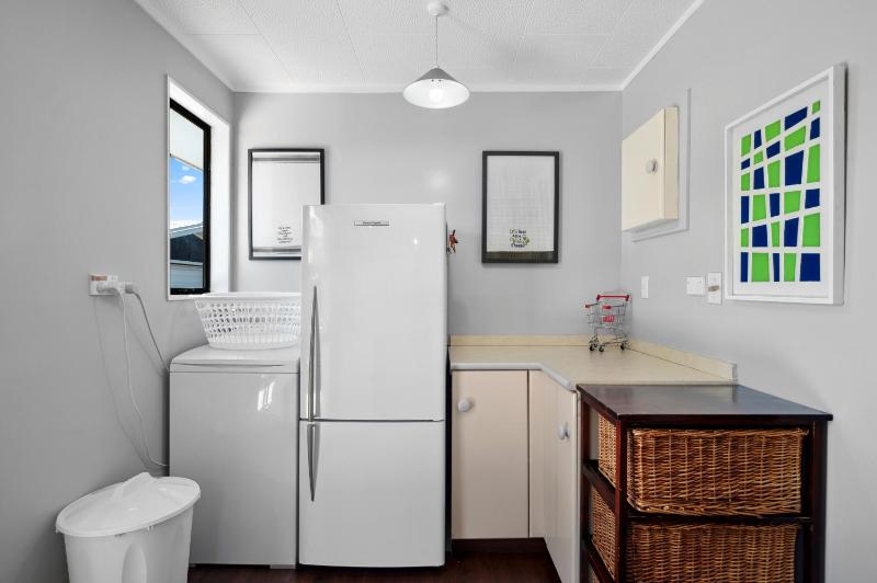 Cute on Kew - Taupo Holiday Home - image 2
